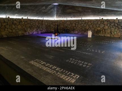 Die ewige Flamme in der Gedenkhalle, Yad Vashem, Jerusalem Israel Holocaust Memorial Stockfoto