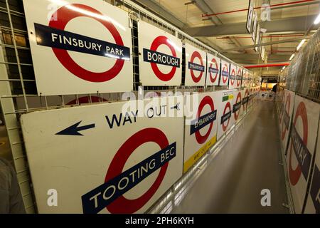 Wegweiser zur Londoner U-Bahn-Station Stockfoto