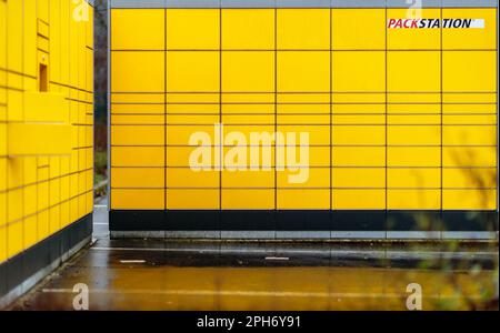 DHL-Verpackungsstation Self-Service-Terminal. Stockfoto
