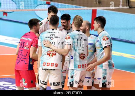 Taranto, Italien. 26. März 2023. Pallavolo Padova Exultation. Während Play Off 5. Place - Gioiella Prisma Taranto vs Pallavolo Padova, Volleyball Italian Serie A Men SuperLeague Championship in Taranto, Italien, März 26 2023 Gutschrift: Independent Photo Agency/Alamy Live News Stockfoto