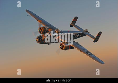 WWII Nordamerikanisches Flugzeug B-25 Mittlerer Bomber. Wie bei den Razzien in Tokio von Doolittle's Raiders Anfang des Zweiten Weltkriegs verwendet. Stockfoto