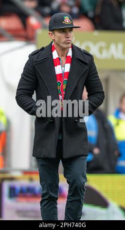 Wrexham, Wrexham County Borough, Wales. 26. März 2023 Rob McElhenney, Eigentümer der Wrexham Co, auf dem Spielfeld vor dem Anstoß, während Wrexham Association Football Club Women V Connah's Quay Nomads Women at the Racecourse Ground in The Genero Adran North. (Bild: ©Cody Froggatt/Alamy Live News) Stockfoto