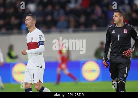 Luxemburg, Luxemburg. 26. März 2023. Der portugiesische Cristiano Ronaldo und der luxemburgische Torwart Anthony Moris wurden am Sonntag, den 26. März 2023, in Luxemburg-Stadt, dem zweiten (von 8) Qualifikationsspiel der Euro 2024 bei einem Fußballspiel zwischen den Nationalmannschaften von Luxemburg und Portugal abgebildet. BELGA FOTO BRUNO FAHY Kredit: Belga News Agency/Alamy Live News Stockfoto