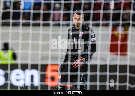 Luxemburg, Luxemburg. 26. März 2023. Der luxemburgische Torwart Anthony Moris sieht bei einem Fußballspiel zwischen den Nationalmannschaften von Luxemburg und Portugal am Sonntag, dem 26. März 2023, in Luxemburg-Stadt, dem zweiten (von 8) Qualifikationsspiel zur Euro 2024, deprimiert aus. BELGA FOTO BRUNO FAHY Kredit: Belga News Agency/Alamy Live News Stockfoto