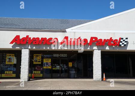 Sunbury, Pennsylvania, USA. 26. März 2023. Außenansicht des Advance Auto Parts Stores am Sunbury Plaza. (Credit Image: © Paul Weaver/SOPA Images via ZUMA Press Wire) NUR ZUR REDAKTIONELLEN VERWENDUNG! Nicht für den kommerziellen GEBRAUCH! Stockfoto