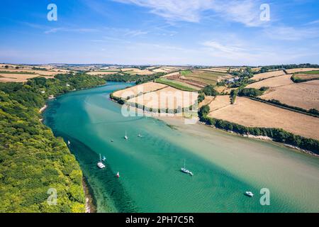 Luftaufnahme von Bantham Beach und Fluss Avon von einer Drohne, South Hams, Devon, England Stockfoto