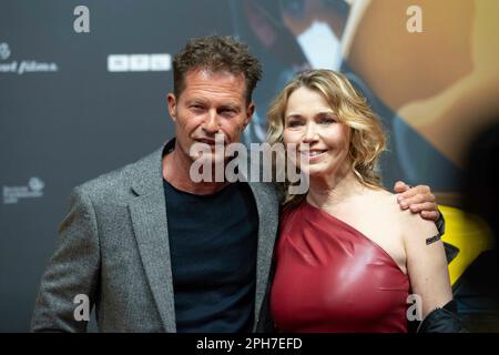 Köln, Deutschland. 26. März 2023. Til SCHWEIGER, Schauspielerin, Tina RULAND, Schauspielerin, roter Teppich, Red Carpet Show, Ankunft, Ankunft, Filmpremiere Manta Manta am 27. März 2023 in Köln, Guthaben: dpa/Alamy Live News Stockfoto