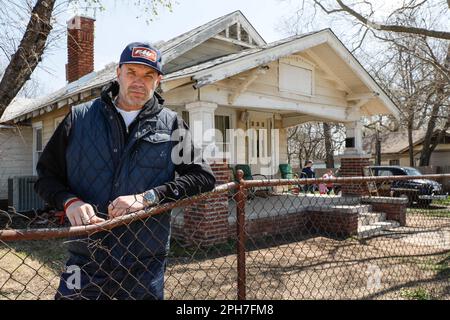 25. März 2023, Los Angeles, Kalifornien, USA: The Outsiders House Museum, anlässlich des 40. Jubiläums, gegründet von Danny Boy Oâ€™Connor im Jahr 2015. Der Outsiders-Film basiert auf dem Roman von 1967, der am 25. März 1983 veröffentlicht wurde. Tulsa, Oklahoma, 26. März 2023. (Kreditbild: © Clutch Pockets Wambli/ZUMA Press Wire) NUR REDAKTIONELLE VERWENDUNG! Nicht für den kommerziellen GEBRAUCH! Stockfoto