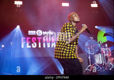 Manchester, Großbritannien. 26. März 2023 Arlo Parks präsentiert die letzte Nacht des BBC 6 Musikfestivals 2023. 2023-03-26. Kredit: Gary Mather/Alamy Live News Stockfoto