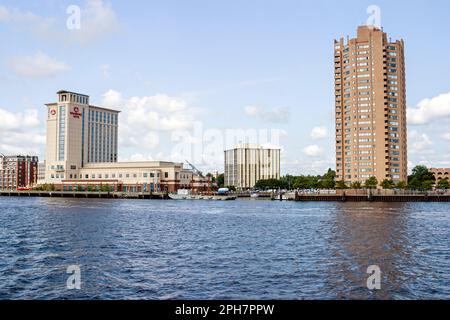 Portsmouth Virginia, Kolonialgeschichte, Elizabeth River Water, Skyline der Stadt, Stadtbild, Innenstadt, Stadtzentrum, Gebäude, Architektur, Architektur, urb Stockfoto