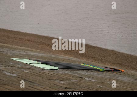 River Thames, London, Großbritannien. 26. März 2023. University Boat Races, Oxford gegen Cambridge; Cambridge Ruder Credit: Action Plus Sports/Alamy Live News Stockfoto