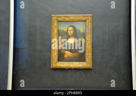 Mona Lisa Gemälde von Leonardo da Vinci im Louvre Museum in Paris, Frankreich. 23. November 2022. Stockfoto