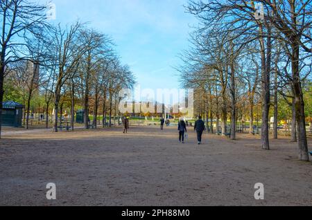 Vormittag im Jardin du Luxembourg, Paris, Frankreich. 24. November 2022. Stockfoto