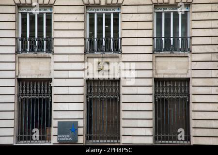 Bordeaux , Aquitaine Frankreich - 03 10 2023 : Banque courtois Logo blaues Sternzeichen und Text auf der Agenturfassade Gebäude Büromarke französische Bank Stockfoto