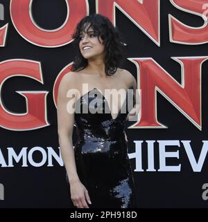 Los Angeles, Usa. 26. März 2023. Die Besetzung Michelle Rodriguez nimmt am Sonntag, den 26. März 2023, im Regency Village Theatre in der Westwood-Abteilung von Los Angeles an der Premiere der Filmfantasie „Dungeons & Dragons: Honor Better Diebe“ Teil. Storyline: Ein charmanter Dieb und eine Bande unwahrscheinlicher Abenteurer begeben sich auf eine epische Suche, um ein verlorenes Relikt zu Bergen, aber die Dinge laufen gefährlich schief, wenn sie sich mit den falschen Leuten streiten. Foto: Jim Ruymen/UPI Credit: UPI/Alamy Live News Stockfoto