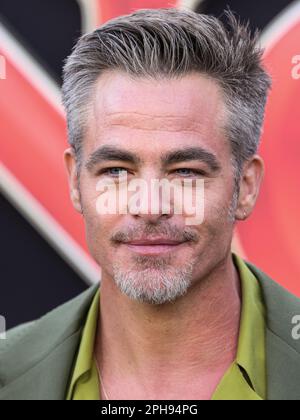 WESTWOOD, LOS ANGELES, KALIFORNIEN, USA - MÄRZ 26: Der amerikanische Schauspieler Chris Pine trifft am 26. März 2023 im Regency Village Theatre in Westwood, Los Angeles, Kalifornien, USA auf der Premiere von Paramount Pictures in Los Angeles und Eone's „Dungeons & Dragons: Honor among Thieves“ ein. (Foto von Xavier Collin/Image Press Agency) Stockfoto