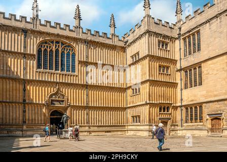 Innenhof der Bodleian Library in Oxford, Oxfordshire, England Stockfoto