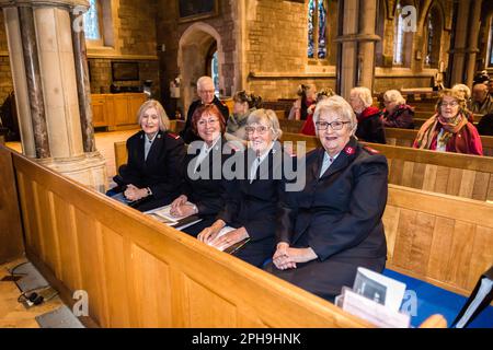 Exeter Temple Salvation Army Frühlingskonzert in St. Peters, Budleigh Salterton. Der Chor. Stockfoto