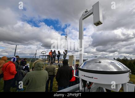 Kosetice, Tschechische Republik. 25. März 2023. Das meteorologische Observatorium Kosetice bietet als Teil des Weltmeteorologischen Tages in Kosetice, Tschechische Republik, am 25. März 2023 eine offene Tür. Kredit: Lubos Pavlicek/CTK Photo/Alamy Live News Stockfoto