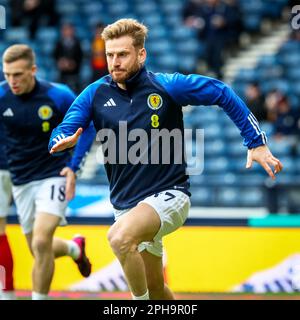 Stuart Armstrong, der für Southampton den Mittelfeldspieler spielt, spielt im Hampden Park, Glasgow, Schottland in Europa, gegen Zypern Stockfoto