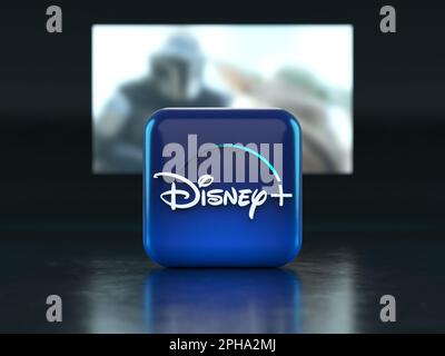 Valencia, Spanien - März 2023: Disney PLUS App-Logo vor einem Fernsehbildschirm, Symbol in 3D-Abbildung. Disney PLUS ist ein globaler Anbieter von Streaming Mo Stockfoto