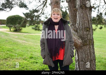 Villeneuve Sur Aisne, Frankreich. 25. März 2023. Alison Arngrim, die Nellie Oleson in „Little House on the Prairie“ spielt, wirbt am 25. März 2023 für ihre neue Show Nellie Oleson Lights Up the 80s in Villeneuve-sur-Aisne, Frankreich. Foto: Lionel Urman/ABACAPRESS.COM Kredit: Abaca Press/Alamy Live News Stockfoto