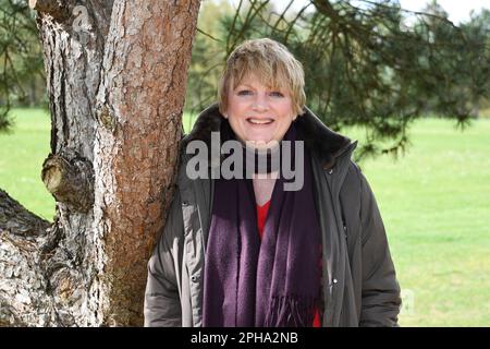 Villeneuve Sur Aisne, Frankreich. 25. März 2023. Alison Arngrim, die Nellie Oleson in „Little House on the Prairie“ spielt, wirbt am 25. März 2023 für ihre neue Show Nellie Oleson Lights Up the 80s in Villeneuve-sur-Aisne, Frankreich. Foto: Lionel Urman/ABACAPRESS.COM Kredit: Abaca Press/Alamy Live News Stockfoto