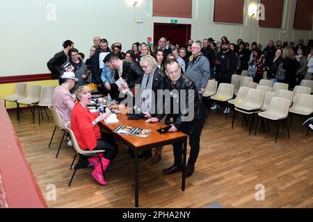 Villeneuve Sur Aisne, Frankreich. 25. März 2023. Alison Arngrim, die Nellie Oleson in „Little House on the Prairie“ spielt, wirbt am 25. März 2023 für ihre neue Show Nellie Oleson Lights Up the 80s in Villeneuve-sur-Aisne, Frankreich. Foto: Lionel Urman/ABACAPRESS.COM Kredit: Abaca Press/Alamy Live News Stockfoto