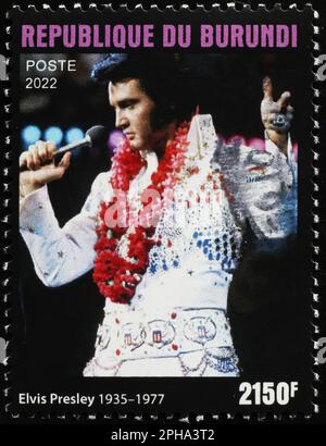 Elvis Presley in einem Konzert auf der Briefmarke von Burundi Stockfoto