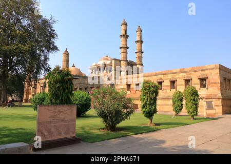 Dezember 24 2022 - Pavagadh, Gujarat in Indien: Außenansicht von Jami Masjid (Moschee) Champaner Stockfoto