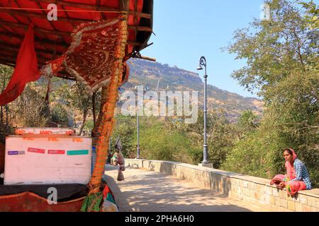 Dezember 24 2022 - Pavagadh, Gujarat in Indien: Geschäftiges Treiben im Pavagadh-Tempel Stockfoto