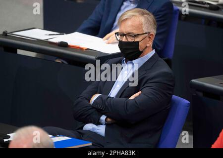 Berlin, Deutschland. 09. Dezember 2021. ARCHIVFOTO: Dietmar BARTSCH wird am 31. März 2023 65, Dietmar BARTSCH, die Linke, 6. Plenartagung des Deutschen Bundestages in Berlin am 9. Dezember 2021? Kredit: dpa/Alamy Live News Stockfoto