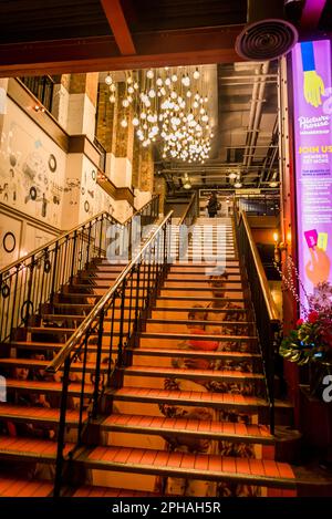 Picturehouse Central Cinema an der Ecke Shaftesbury Avenue, einer berühmten Straße im West End Theatre Land, London, England, Großbritannien Stockfoto