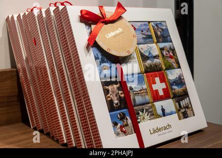 Laderach ist ein gehobener Schweizer Chocolatier an der 537 Fifth Avenue in New York City, USA, 2023 Stockfoto