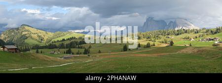 Ein wunderbarer Panoramablick auf die Alpe di Siusi in den dolomiten, Südtirol, Italien Stockfoto