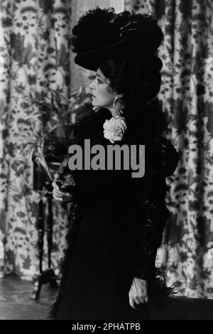 Archive 80ies: Französische Schauspielerin Francoise Fabian in Gigi, Celestins Theater, Lyon, Frankreich, 1984 Stockfoto