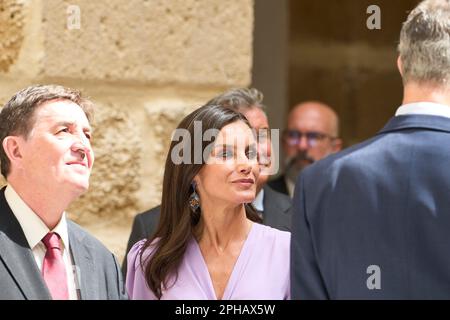 Cadiz, Spanien. 27. März 2023. Cadiz. Spanien. 20230327, Königin Letizia von Spanien besucht die Ausstellungen über die Okassion des 9. Internationalen Kongresses der spanischen Sprache im Ibero-American House am 27. März 2023 in Cadiz, Spanien Kredit: MPG/Alamy Live News Stockfoto