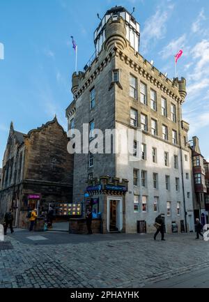 Camera Obscura und World of Illusions auf Castlehill, Royal Mile, Edinburgh, Schottland, Großbritannien Stockfoto