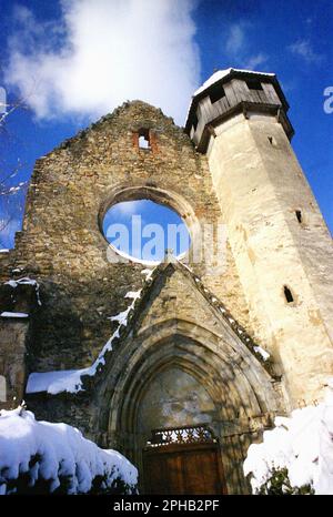 Carta, Sibiu County, Rumänien, 2001. Die Ruinen des mittelalterlichen Zisterzienserklosters (Benediktinerkloster). Stockfoto