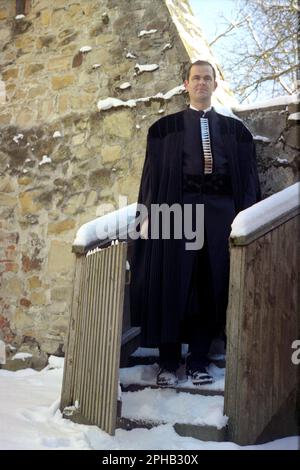 Carta, Sibiu County, Rumänien, 2001. Porträt des evangelischen Pastors Michael Reger. Stockfoto