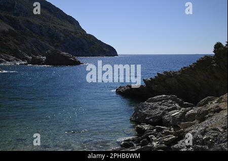 Malerische Meereslandschaft an der Küste des Palaia Fokaia in Attica, Griechenland. Stockfoto