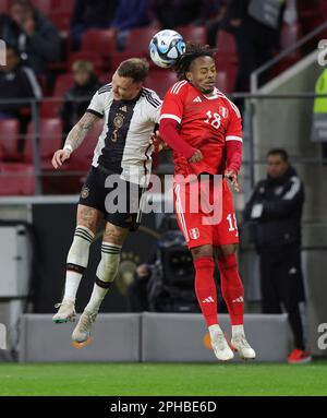 Mainz, Deutschland. 25. März 2023. firo : 25.03.2023, Fußball, DFB Nationalmannschaft, Männer Country Game, Mentalität, GER, Deutschland - Peru 2: 0 David RAUM, GER, Links gegen CARRILLO/dpa/Alamy Live News Stockfoto