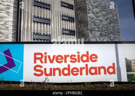 Die Stadt Sunderland. Im Mai 2024 soll ein neuer regionaler Bürgermeister im Rahmen eines Dezentralisierungsvertrags für den Nordosten im Wert von 4,2bn Mio GBP gewählt werden. Die Galionsfigur würde eine gemeinsame Bürgermeisterschaft anführen, die sich über Northumberland, Tyne und Wear und County Durham erstreckt. Der derzeitige Bürgermeister im Norden von Tyne ist Jamie Driscoll. Stockfoto