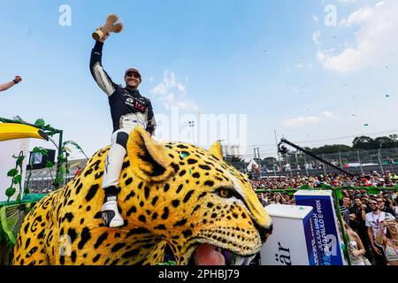 Sao Paulo, Brasilien. 25. März 2023. STRASSEN VON SAO PAULO, BRASILIEN – MÄRZ 25: Mitch Evans, Jaguar TCS Racing, 1. Platz, fährt einen Jaguar während des Sao Paulo ePrix auf den Straßen von Sao Paulo am Samstag, den 25. März 2023, Brasilien. (Foto für JAGUAR von Sam BLOXHAM/LAT/ATP Images) (Bloxham Sam/ATP/SPP) Guthaben: SPP Sport Press Photo. Alamy Live News Stockfoto