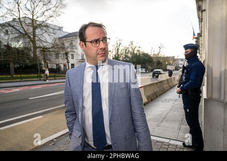 Brüssel, Belgien. 27. März 2023. David Clarinval, Minister für Landwirtschaft und KMU, kommt am Montag, den 27. März 2023, zu einem Treffen der Bundesregierung über die Haushaltskontrolle in Brüssel. BELGA FOTO JONAS ROOSENS Kredit: Belga News Agency/Alamy Live News Stockfoto