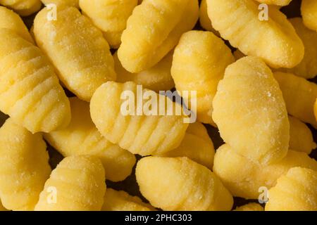 Hausgemachte Raw Potato Gnocchi Pasta zum Kochen Stockfoto