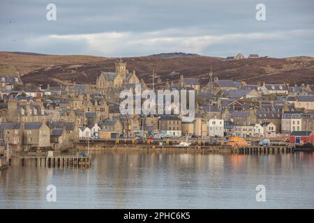 Lerwick, Shetland - die Anfahrt mit der Fähre. Stockfoto