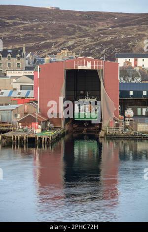 Lerwick, Shetland - die Anfahrt mit der Fähre. Stockfoto