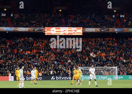 Rotterdam, Niederlande. 27. März 2023. ROTTERDAM – 3-0. Endergebnis auf der Anzeigetafel während des Qualifikationsspiels der UEFA-Europameisterschaft zwischen den Niederlanden und Gibraltar im Feyenoord Stadion de Kuip am 27. März 2023 in Rotterdam, Niederlande. ANP PIETER STAM DE JONGE Credit: ANP/Alamy Live News Credit: ANP/Alamy Live News Stockfoto