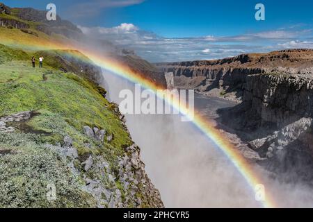 Regenbogen Über Den Wasserfällen Von Dettifoss – Island Stockfoto